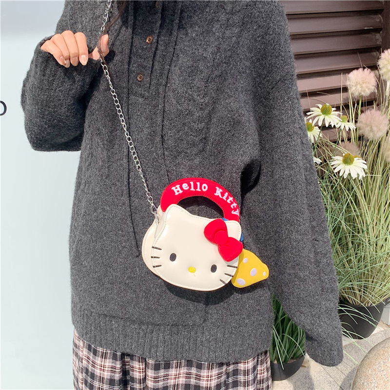 Sanrio Hello Kitty crossbody m - Luxury Bags In Japan บทวิจารณ์และราคา