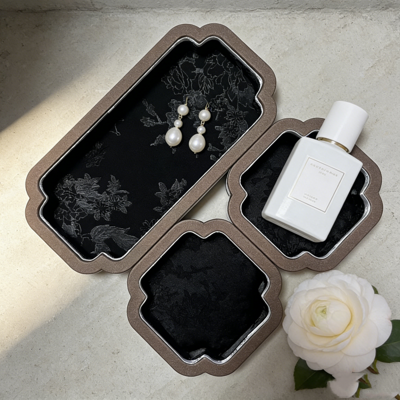 Luxury Court-Style Jewelry Dis - Luxury Bags List บทวิจารณ์และราคา
